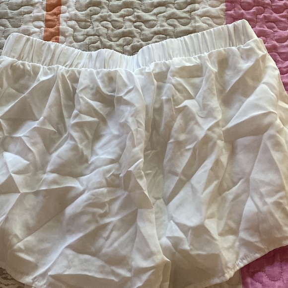 white short - Picture 3 of 4